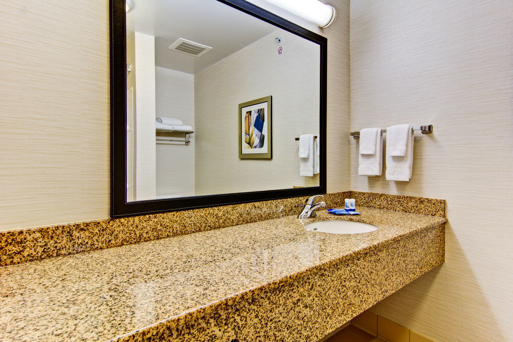 Fairfield Inn & Suites By Marriott סטייט קולג' מראה חיצוני תמונה
